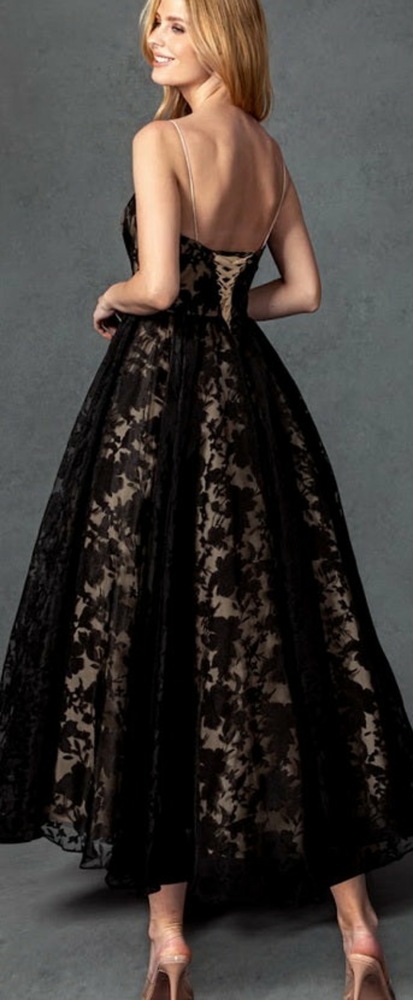 Formal dress - Picture 7 of 9
